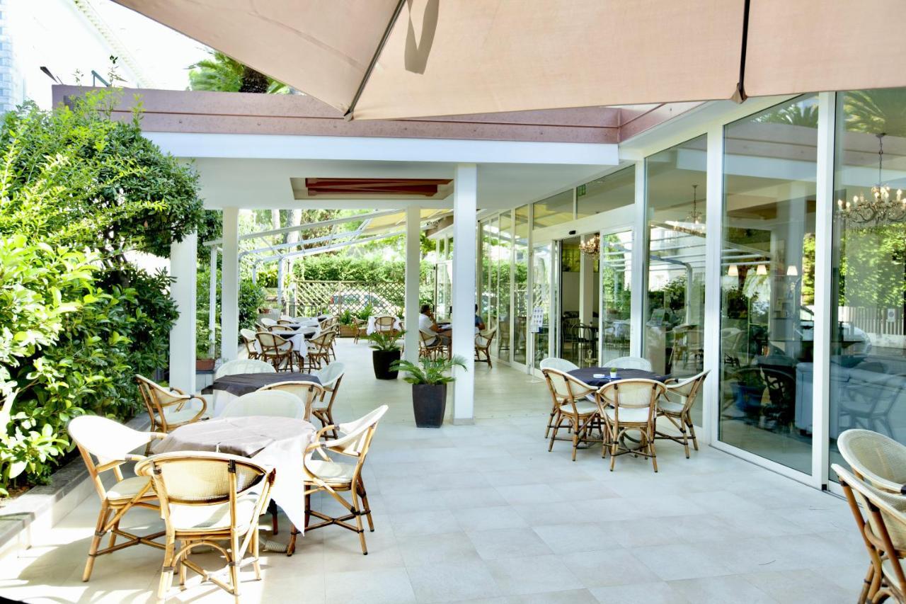 Hotel Maestri Riccione Zewnętrze zdjęcie