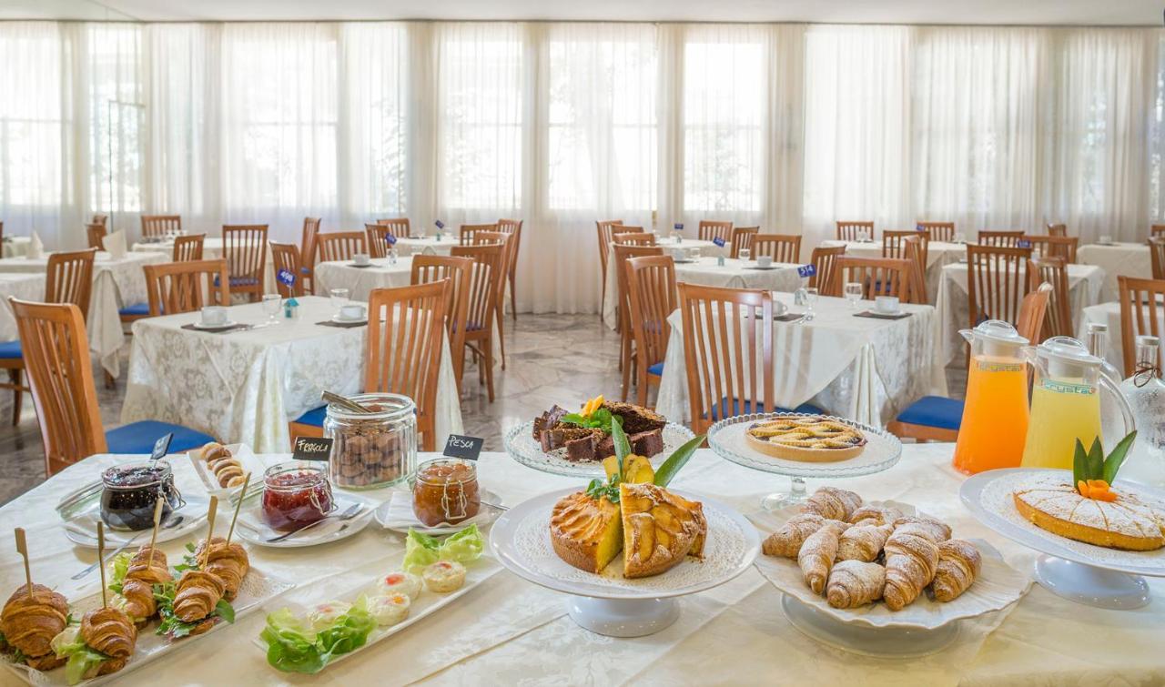 Hotel Maestri Riccione Zewnętrze zdjęcie